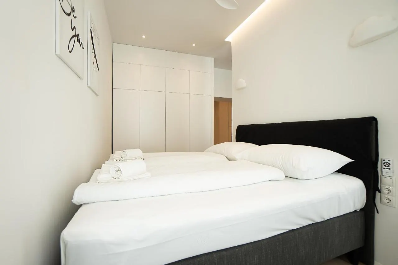 Appartement Posh Studio With A King-Size Bed And Modern Design Wenen Oostenrijk