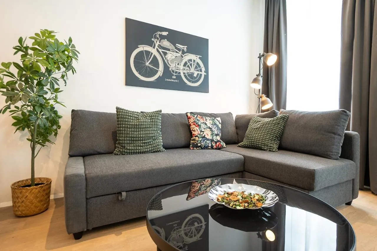 Appartement Posh Studio With A King-Size Bed And Modern Design Wenen