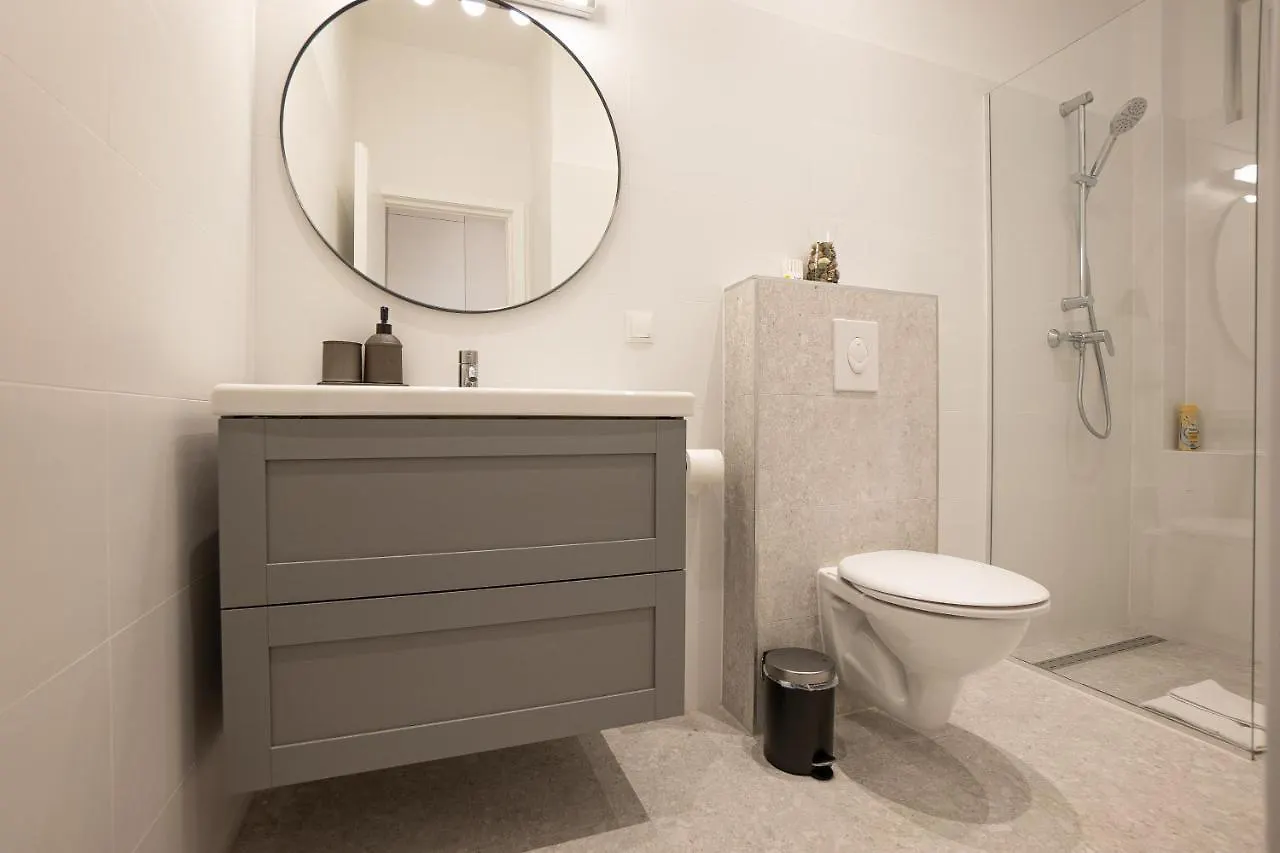 Posh Studio With A King-Size Bed And Modern Design Wenen 0*,  Oostenrijk