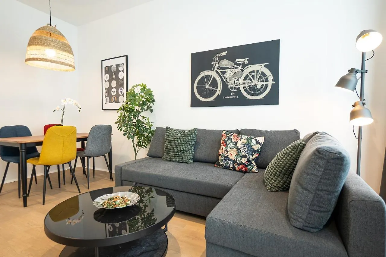 Posh Studio With A King-Size Bed And Modern Design Wenen Oostenrijk